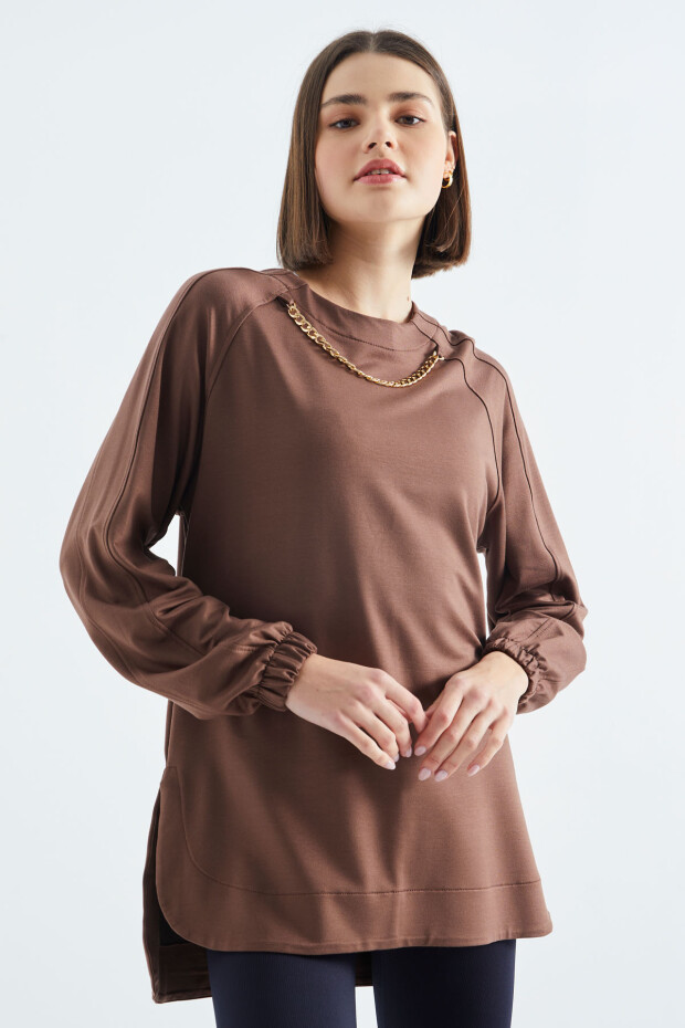 Kahverengi O Yaka Zincir Detaylı Oversize Kadın Tunik Sweatshirt - 02383