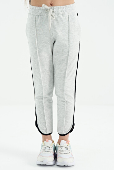 Kar Melanj Biye Detaylı Bağcıklı Ön Nevürlü Geniş Paçalı Kız Çocuk Eşofman Altı - 75124 - TOMMYLIFE (1)