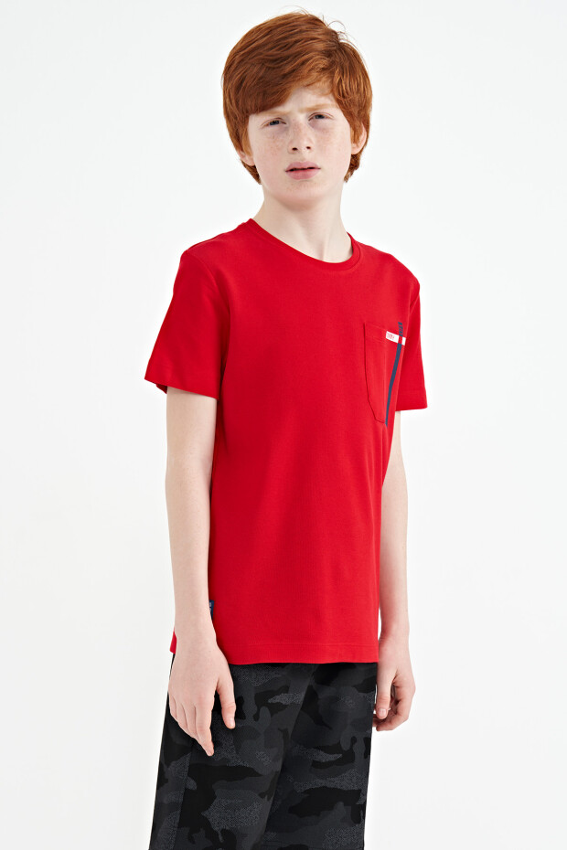 Kırmızı Cep Detaylı O Yaka Standart Kalıp Erkek Çocuk T-Shirt - 11120 - 6