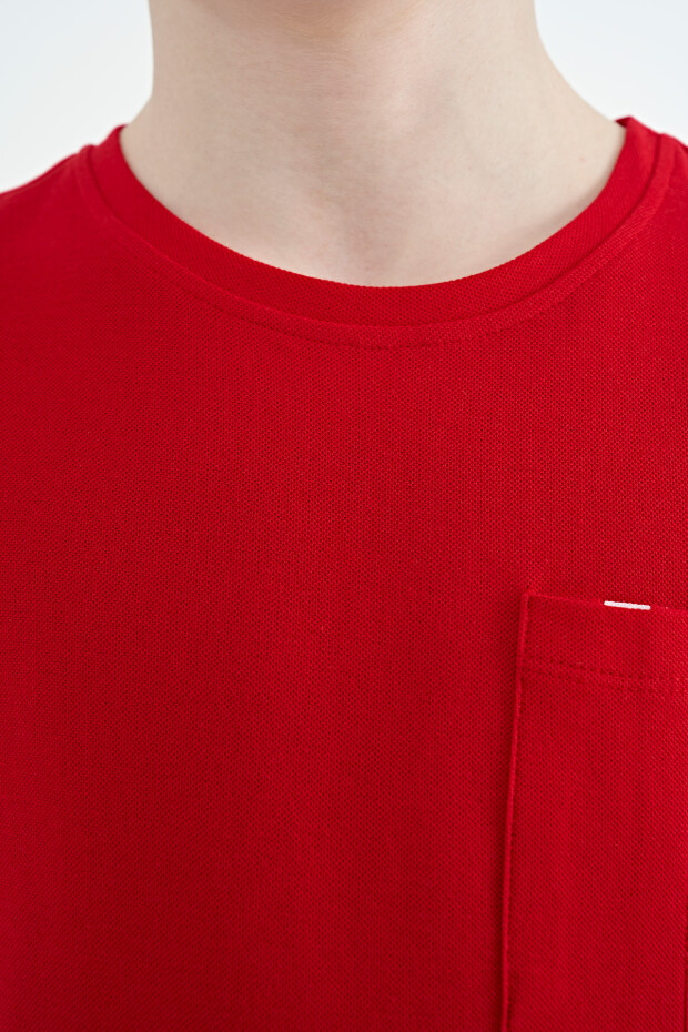 Kırmızı Cep Detaylı O Yaka Standart Kalıp Erkek Çocuk T-Shirt - 11120 - 5