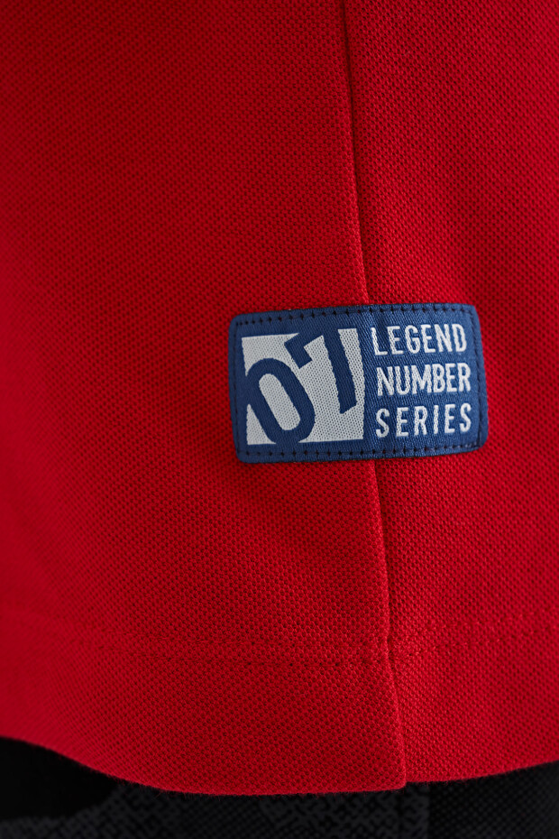 Kırmızı Cep Detaylı O Yaka Standart Kalıp Erkek Çocuk T-Shirt - 11120 - 7