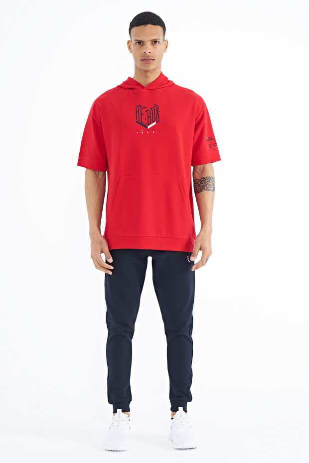 Kırmızı Kol ve Ön Baskılı Kapüşonlu Oversize Erkek T-shirt - 88194