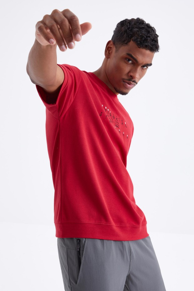 Kırmızı Küçük Yazı Nakışlı O Yaka Erkek Oversize T-Shirt - 88103