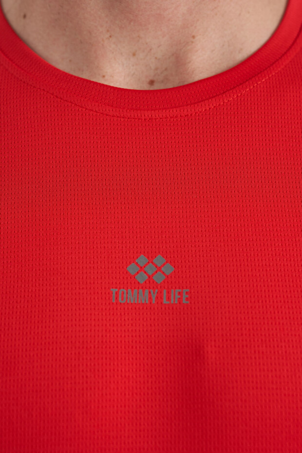 Kırmızı O Yaka Standart Kalıp Biyeli Aktif Spor Erkek T-Shirt - 88254