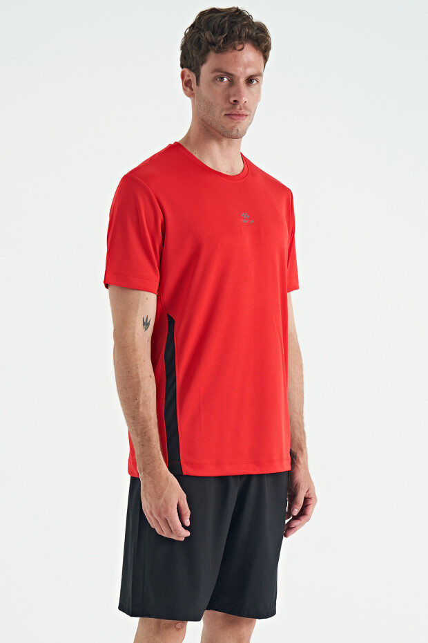 Kırmızı O Yaka Standart Kalıp Biyeli Aktif Spor Erkek T-Shirt - 88254