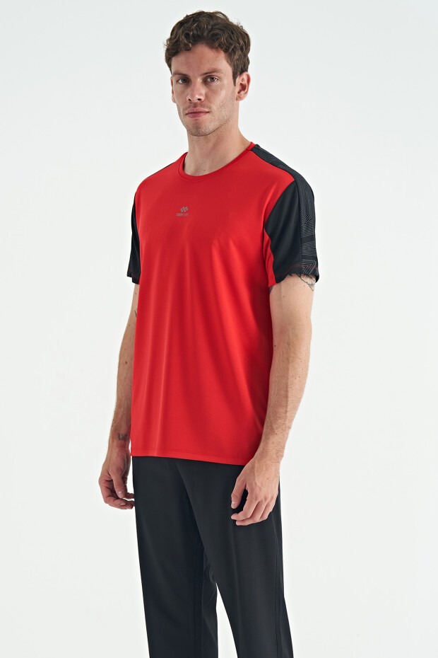 Kırmızı O Yaka Standart Kalıp Sırt Baskı Detaylı Aktif Spor Erkek T-Shirt - 88256