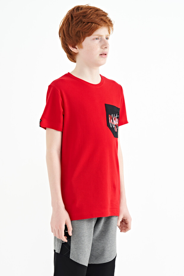 Kırmızı Ön Cepli Nakış Detaylı O Yaka Standart Kalıp Erkek Çocuk T-Shirt - 11116