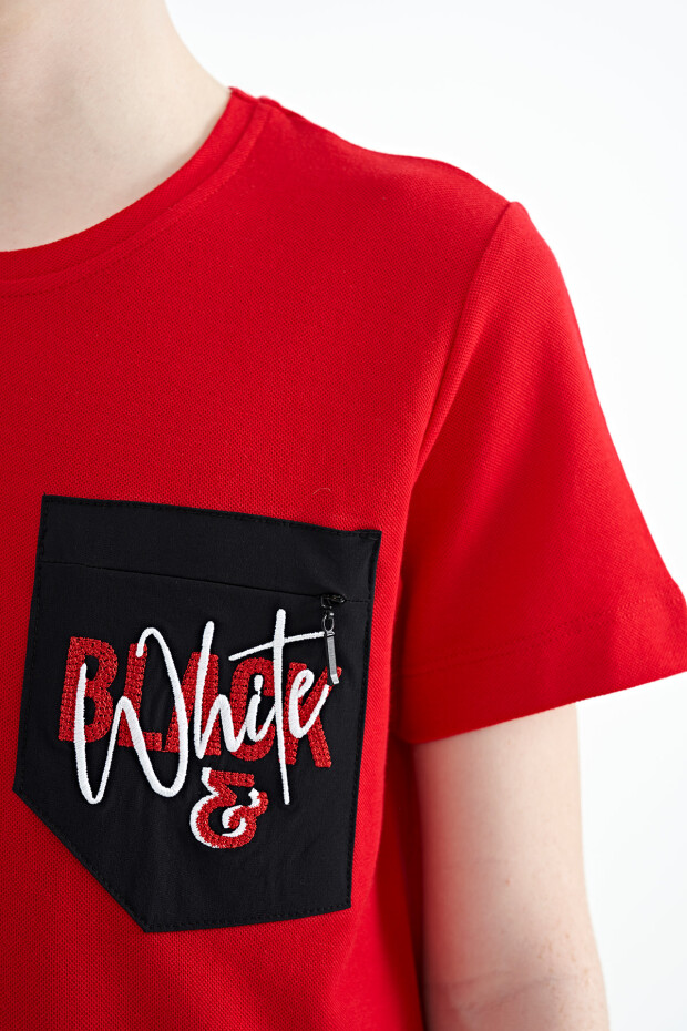 Kırmızı Ön Cepli Nakış Detaylı O Yaka Standart Kalıp Erkek Çocuk T-Shirt - 11116