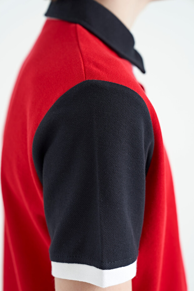 Kırmızı Renk Bloklu Nakış Detaylı Standart Kalıp Polo Yaka Erkek Çocuk T-Shirt - 11108
