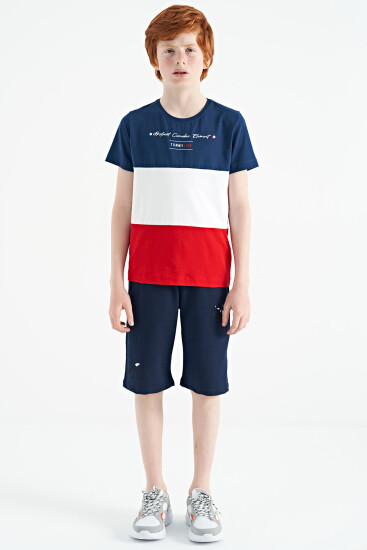 Kırmızı Renk Bloklu O Yaka Baskı Detaylı Standart Kalıp Erkek Çocuk T-Shirt - 11135 - TOMMYLIFE (1)