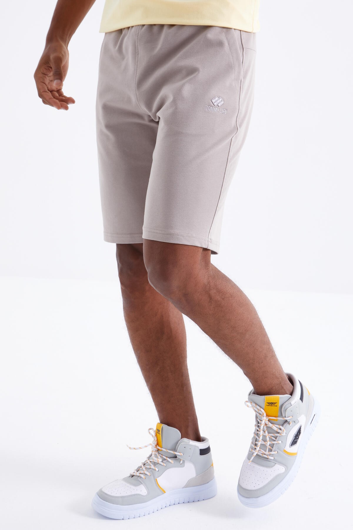 Koyu Bej Bağcıklı Standart Kalıp Basic Erkek Şort - 81212 - TOMMYLIFE (1)