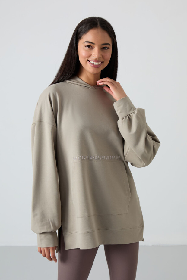 Koyu Bej Balon Kol Yazı Nakışlı Kadın Oversize Tunik Sweatshirt - 97163
