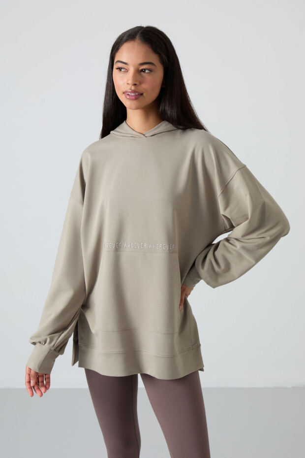 Koyu Bej Balon Kol Yazı Nakışlı Kadın Oversize Tunik Sweatshirt - 97163
