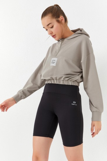Koyu Bej Beli Büzgülü Kapüşonlu Yarım Fermuarlı Rahat Form Kadın Crop Top Sweatshirt - 97155 - Thumbnail