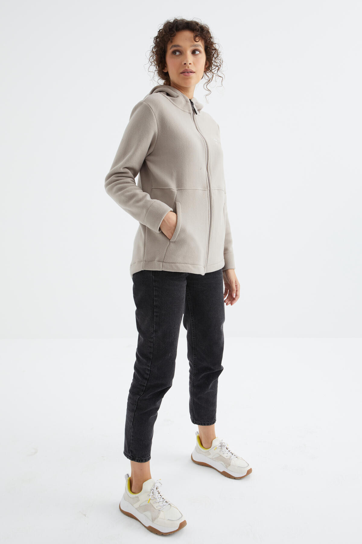 Koyu Bej Kapüşonlu Fermuarlı Rahat Form Kadın Polar Sweatshirt - 97233 - TOMMYLIFE (1)