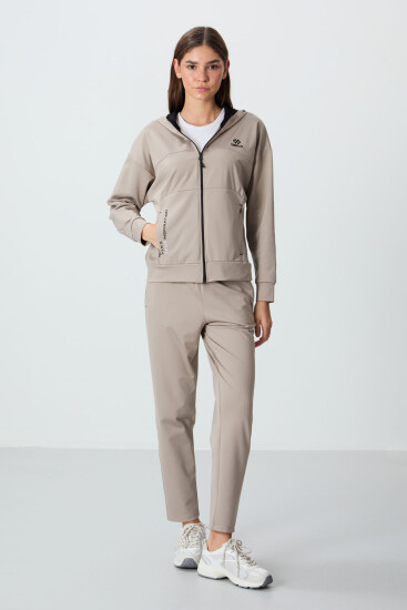 Koyu Bej Kapüşonlu Gizli Cep Detaylı Standart Kalıp Kadın Eşofman Takımı - 95306 - TOMMYLIFE (1)