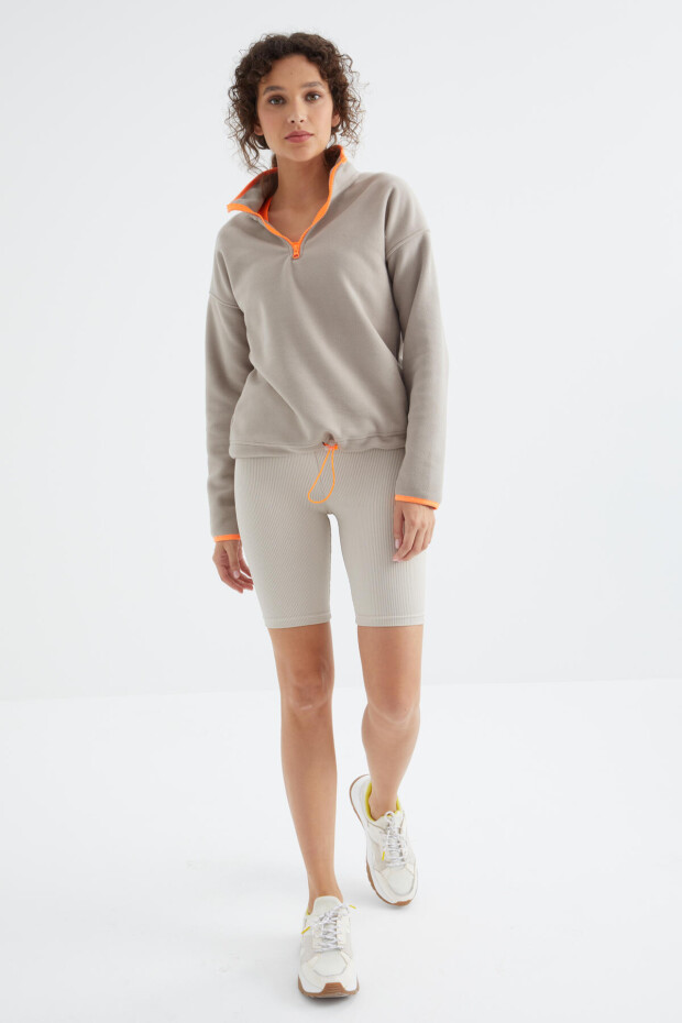 Koyu Bej Yarım Fermuar Etek Ucu Büzgülü Dik Yaka Oversize Kadın Polar Sweatshirt - 97234 - 4