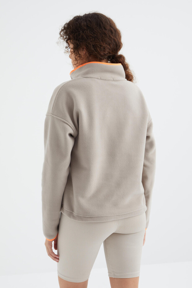 Koyu Bej Yarım Fermuar Etek Ucu Büzgülü Dik Yaka Oversize Kadın Polar Sweatshirt - 97234 - 7