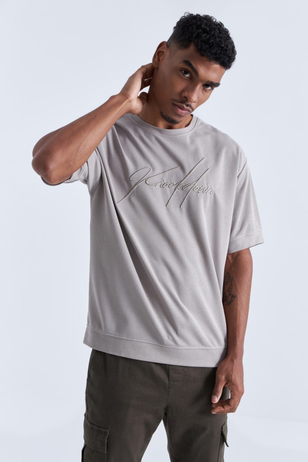 Koyu Bej Yazı Nakışlı O Yaka Erkek Oversize T-Shirt - 88102 - 1