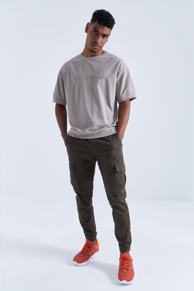 Koyu Bej Yazı Nakışlı O Yaka Erkek Oversize T-Shirt - 88102 - 2