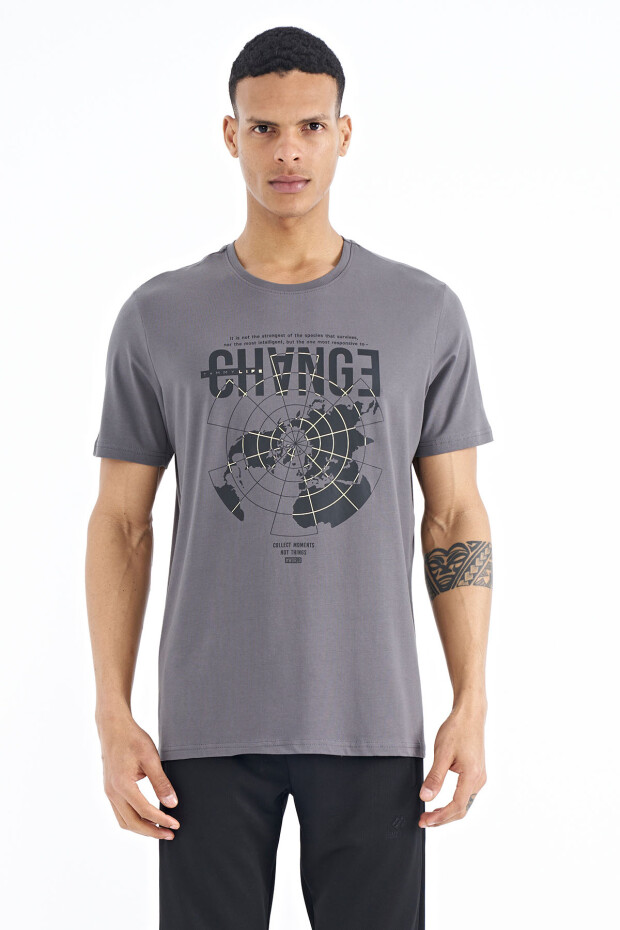 Koyu Gri Baskı Detaylı O Yaka Standart Kalıp Erkek T-Shirt - 88214