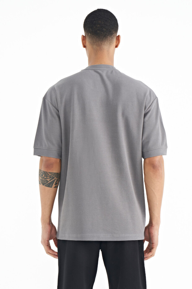 Koyu Gri Gizli Cep Detaylı Baskılı Oversize Erkek T-shirt - 88244