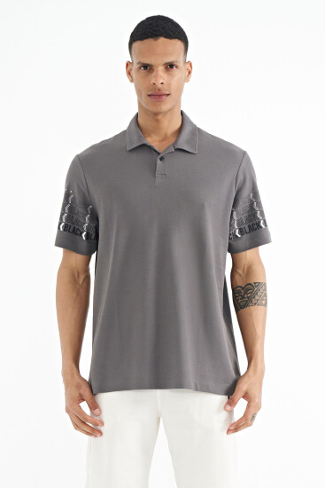Koyu Gri Kol Baskı Detaylı Polo Yaka Standart Form Erkek T-shirt - 88240 