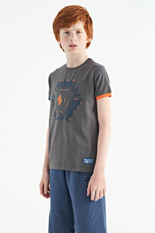 Koyu Gri Kol Ucu Renkli Detaylı Baskılı Standart Kalıp Erkek Çocuk T-Shirt - 11156