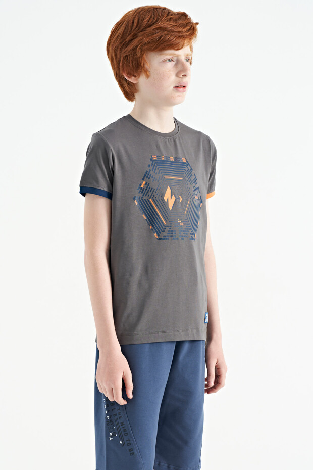Koyu Gri Kol Ucu Renkli Detaylı Baskılı Standart Kalıp Erkek Çocuk T-Shirt - 11156