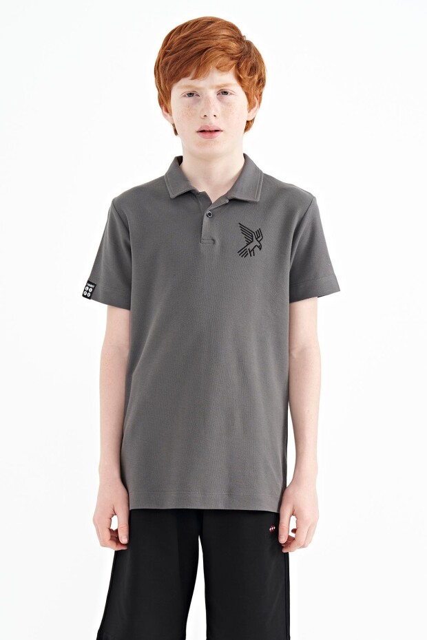 Koyu Gri Minimal Nakış Detaylı Standart Kalıp Polo Yaka Erkek Çocuk T-Shirt - 11084
