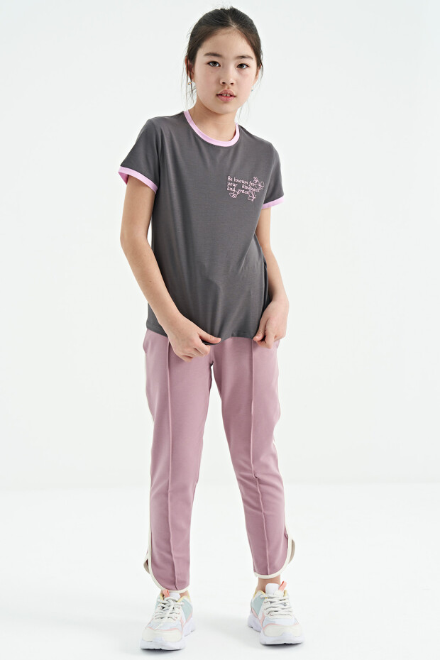 Koyu Gri Minimal Yazı Baskılı O Yaka Rahat Form Kısa Kollu Kız Çocuk T-Shirt - 75110