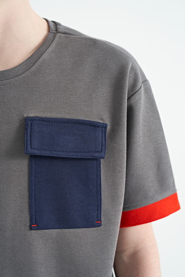 Koyu Gri O Yaka Oversize Cep Detaylı Erkek Çocuk T-Shirt - 11152