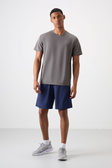 Koyu Gri O Yaka Standart Kalıp Logo Desenli Aktif Spor Erkek T-Shirt - 88255 - TOMMYLIFE (1)