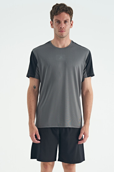 Koyu Gri O Yaka Standart Kalıp Sırt Baskı Detaylı Aktif Spor Erkek T-Shirt - 88256 