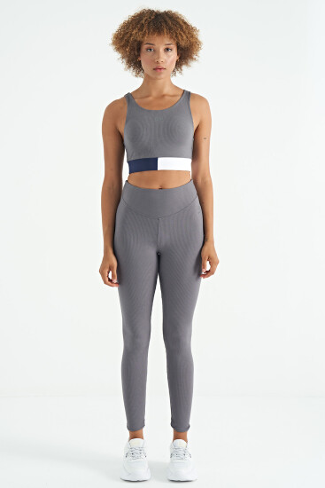 Koyu Gri Renk Bloklu Logo Baskılı Dar Kalıp Fitilli Kadın Büstiyer - 97275 - TOMMYLIFE (1)