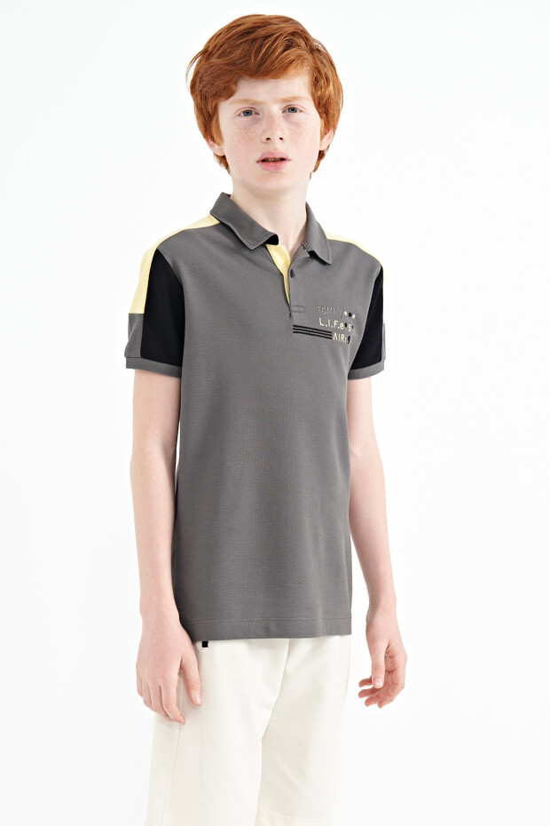 Koyu Gri Renk Bloklu Omuz Garni Detaylı Standart Kalıp Erkek Çocuk T-Shirt - 11155