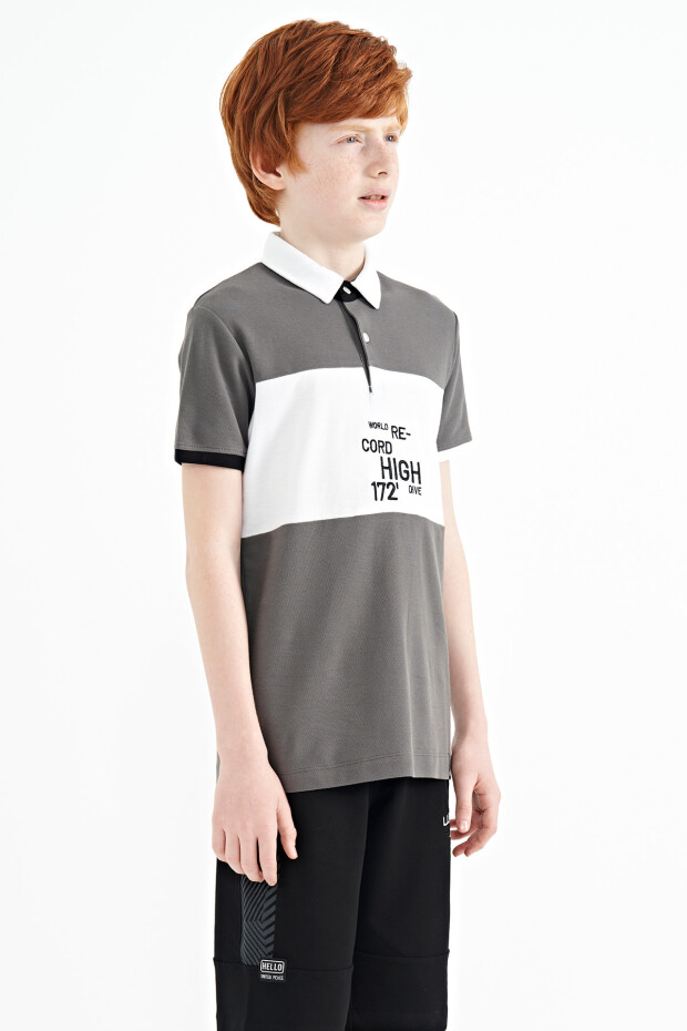 Koyu Gri Renk Geçişli Nakış Detaylı Standart Kalıp Polo Yaka Erkek Çocuk T-Shirt - 11110