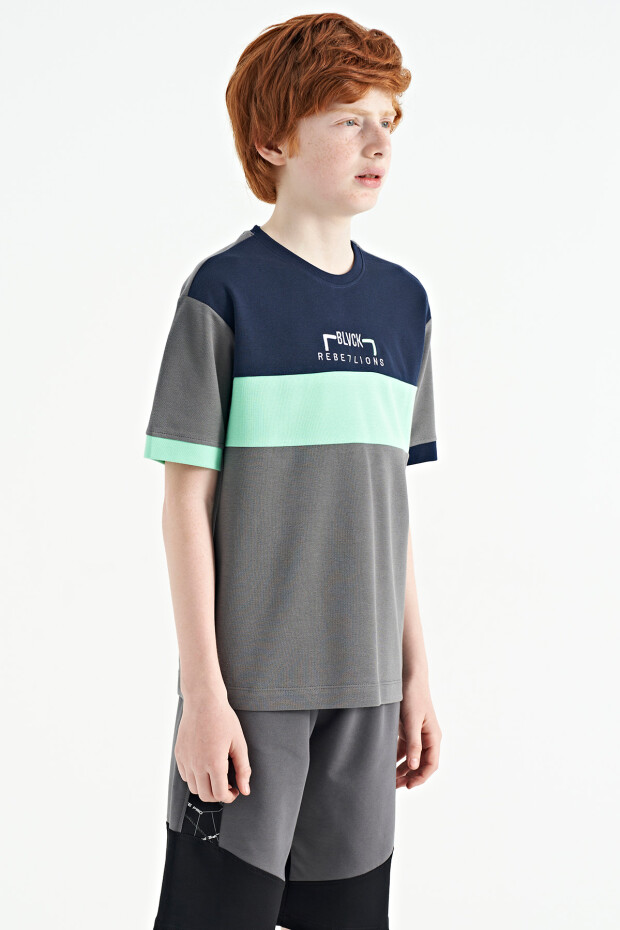 Koyu Gri Renk Geçişli Nakışlı Oversize Erkek Çocuk T-Shirt - 11159 - 9
