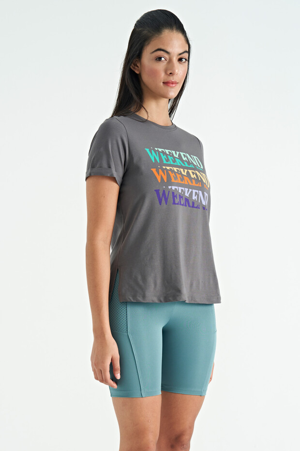 Koyu Gri Renkli Yazı Baskılı Rahat Form Kadın Basic T-Shirt - 02241