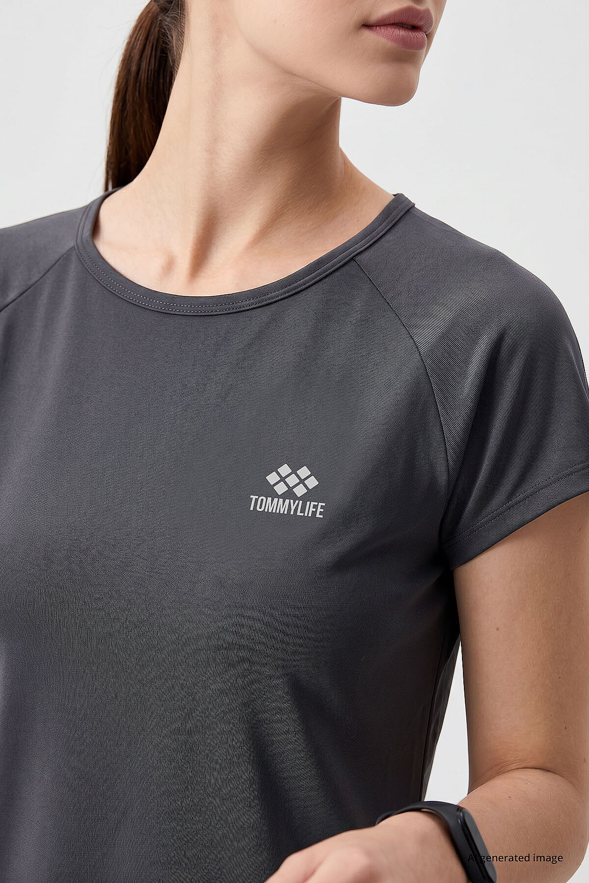 Koyu Gri Sırt Pencereli Kısa Kol Standart Kalıp O Yaka Kadın T-Shirt - 97101 - TOMMYLIFE (1)
