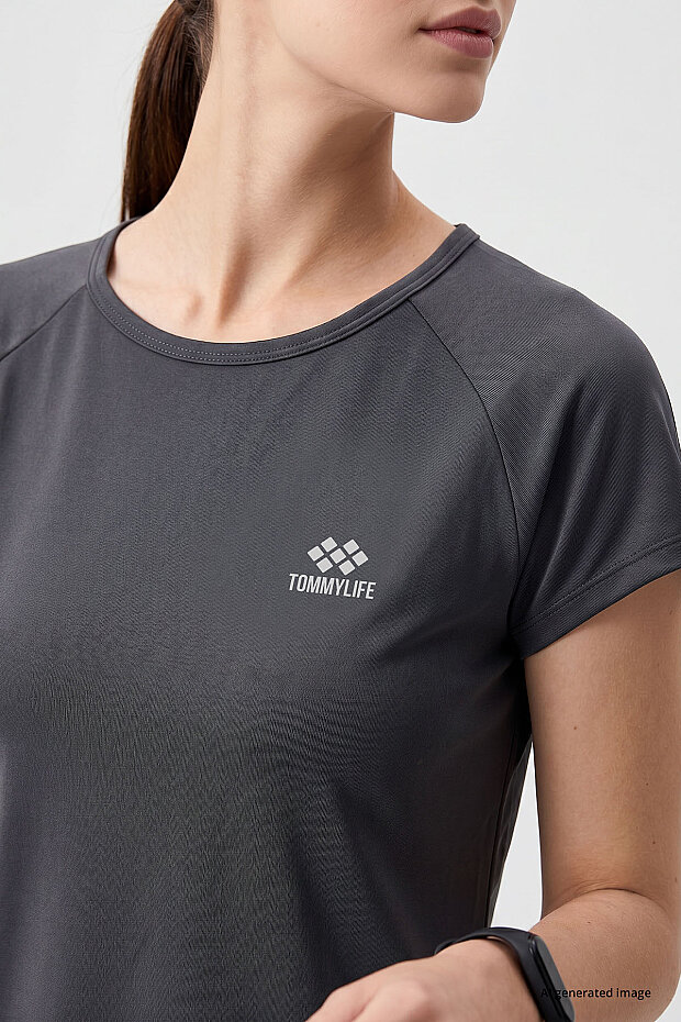 Koyu Gri Sırt Pencereli Kısa Kol Standart Kalıp O Yaka Kadın T-Shirt - 97101 - 2