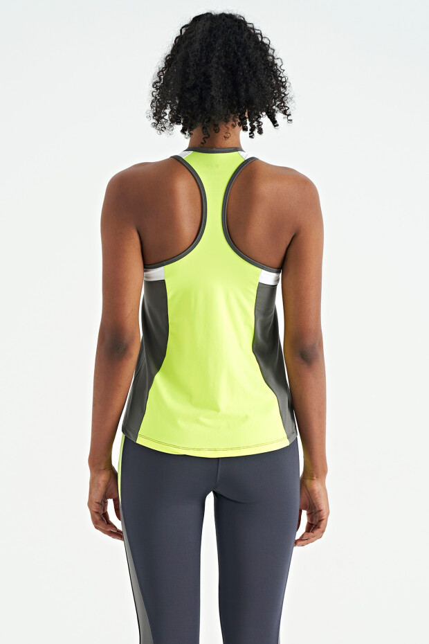 Koyu Gri Sırt Renk Detaylı Logo Baskılı Standart Kalıp Kadın Spor Atlet - 97257
