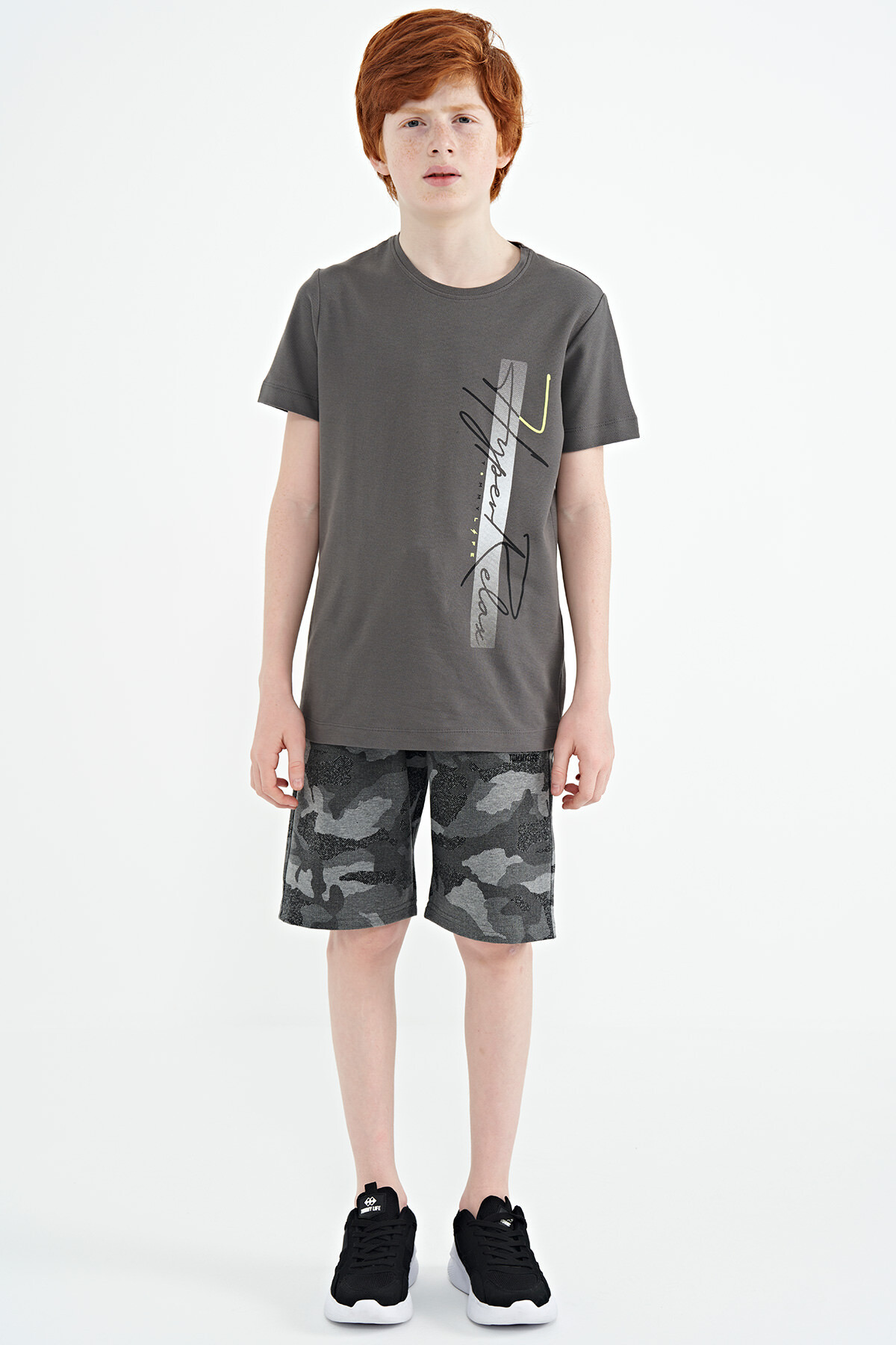 Koyu Gri Yazı Baskılı O Yaka Standart Kalıp Erkek Çocuk T-Shirt - 11119 - TOMMYLIFE (1)