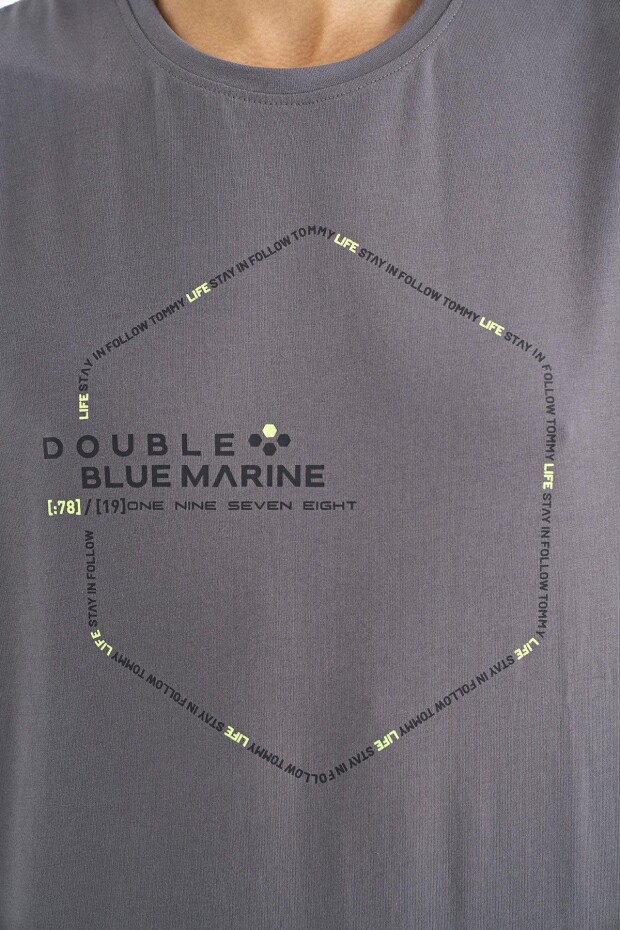 Koyu Gri Yazı Geometri Basklı Standart Kalıp Erkek T-shirt - 88198
