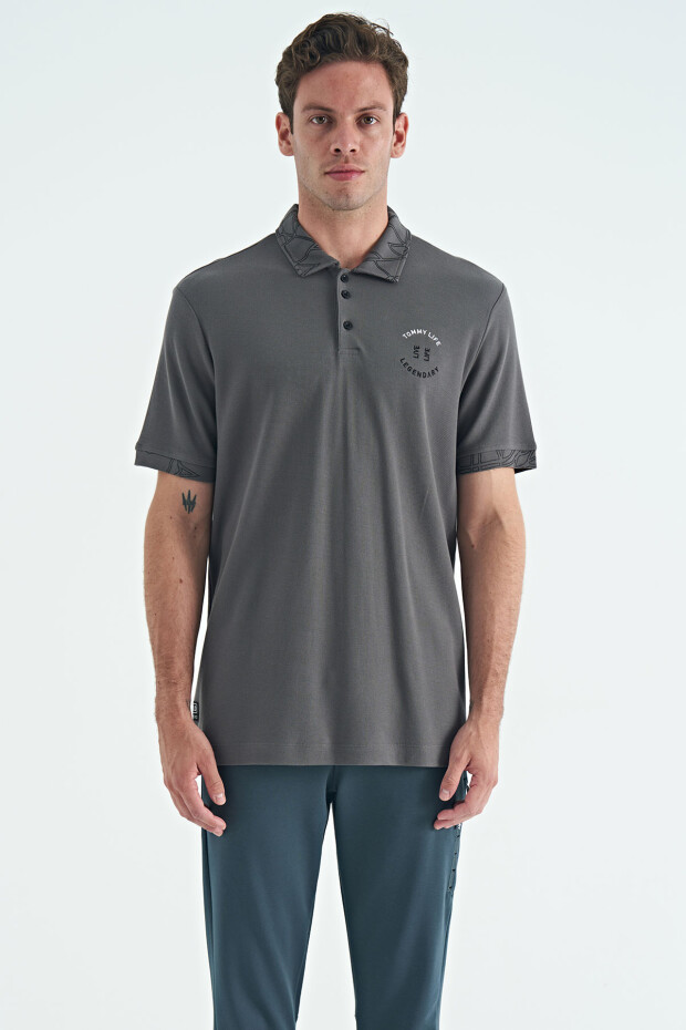Koyu Gri Yazı Nakışlı Baskı Detaylı Standart Kalıp Polo Yaka Erkek T-Shirt - 88239
