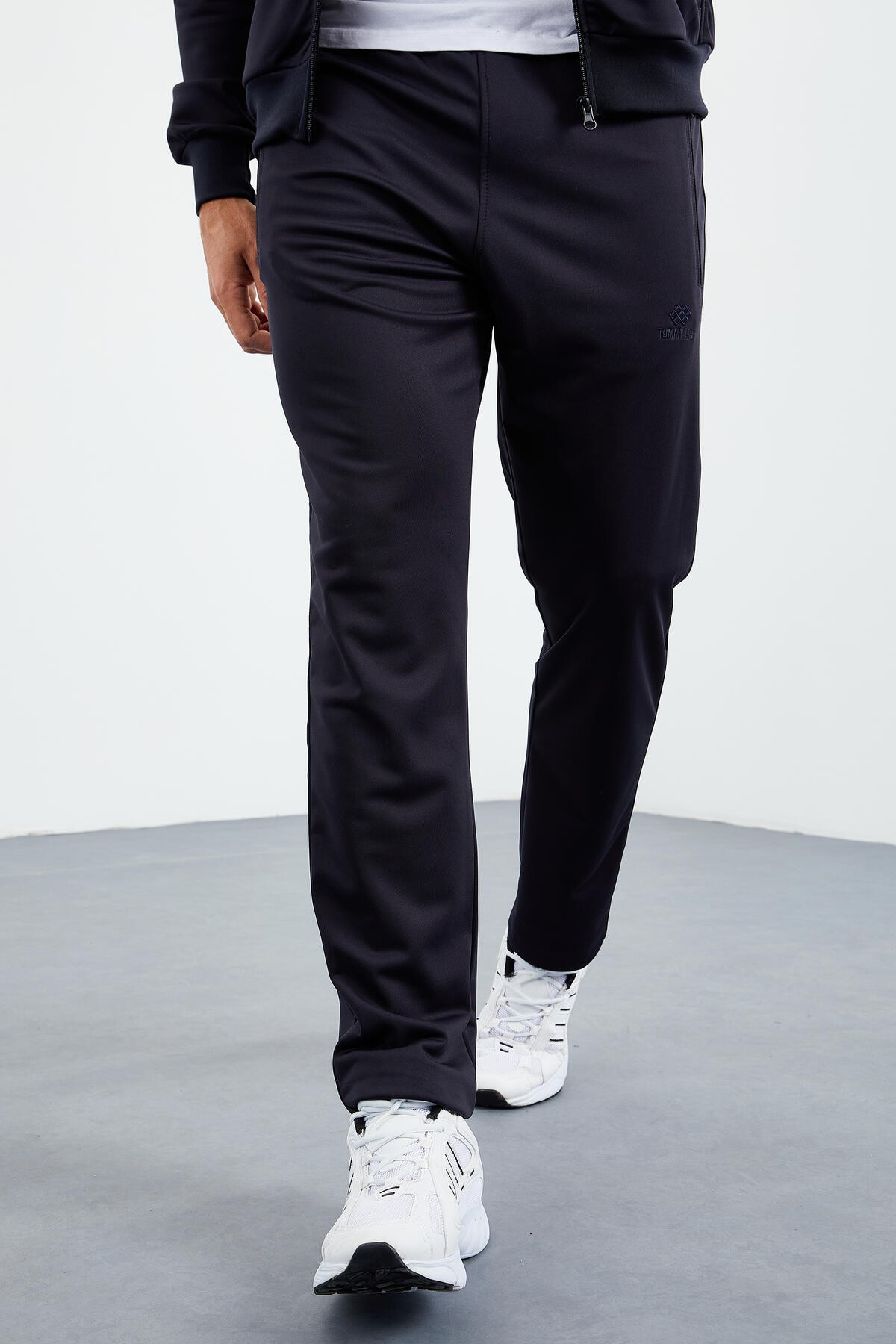 Lacivert Dik Yaka Fermuarlı Standart Kalıp Klasik Paça Erkek Eşofman Takımı - 85162 - TOMMYLIFE (1)