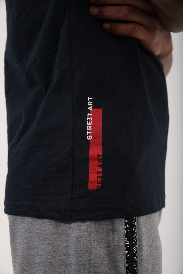 Lacivert Göğüs Baskılı Koordinat Detaylı Standart Kalıp O Yaka Erkek T-Shirt - 87894
