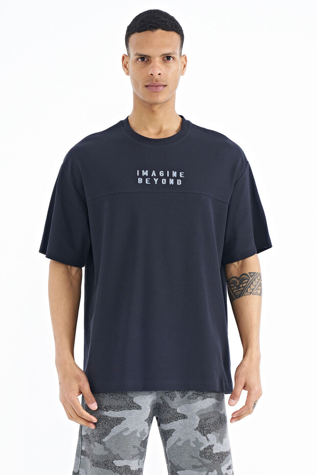 Lacivert Yazı Nakışlı Oversize O Yaka Erkek T-Shirt - 88178