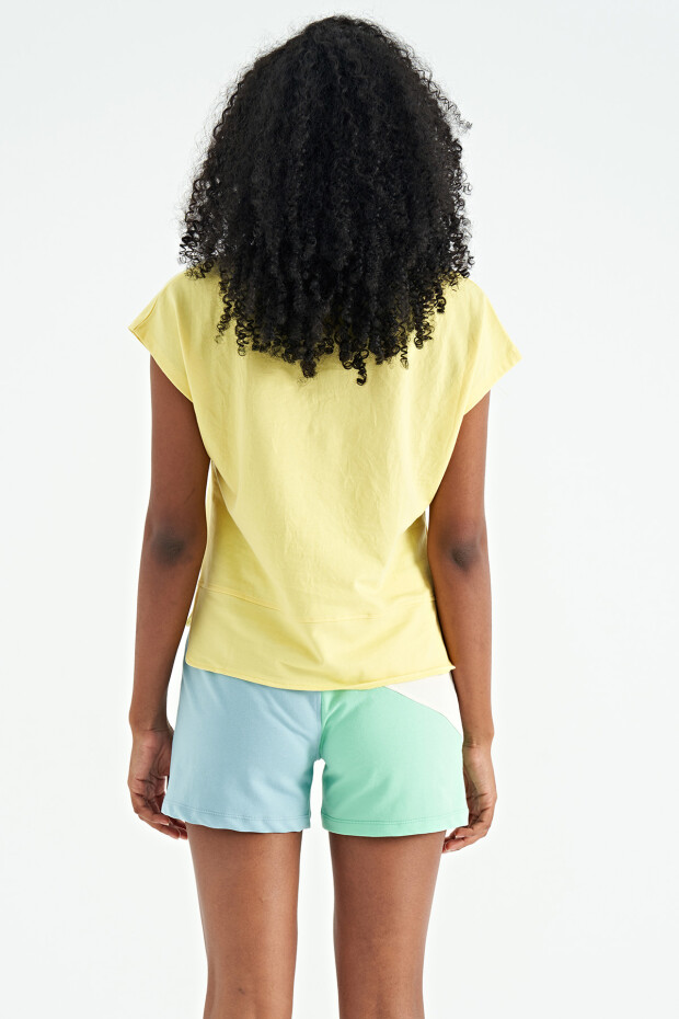 Limon Etek Parça Detaylı O Yaka Oversize Kadın T-Shirt - 02277