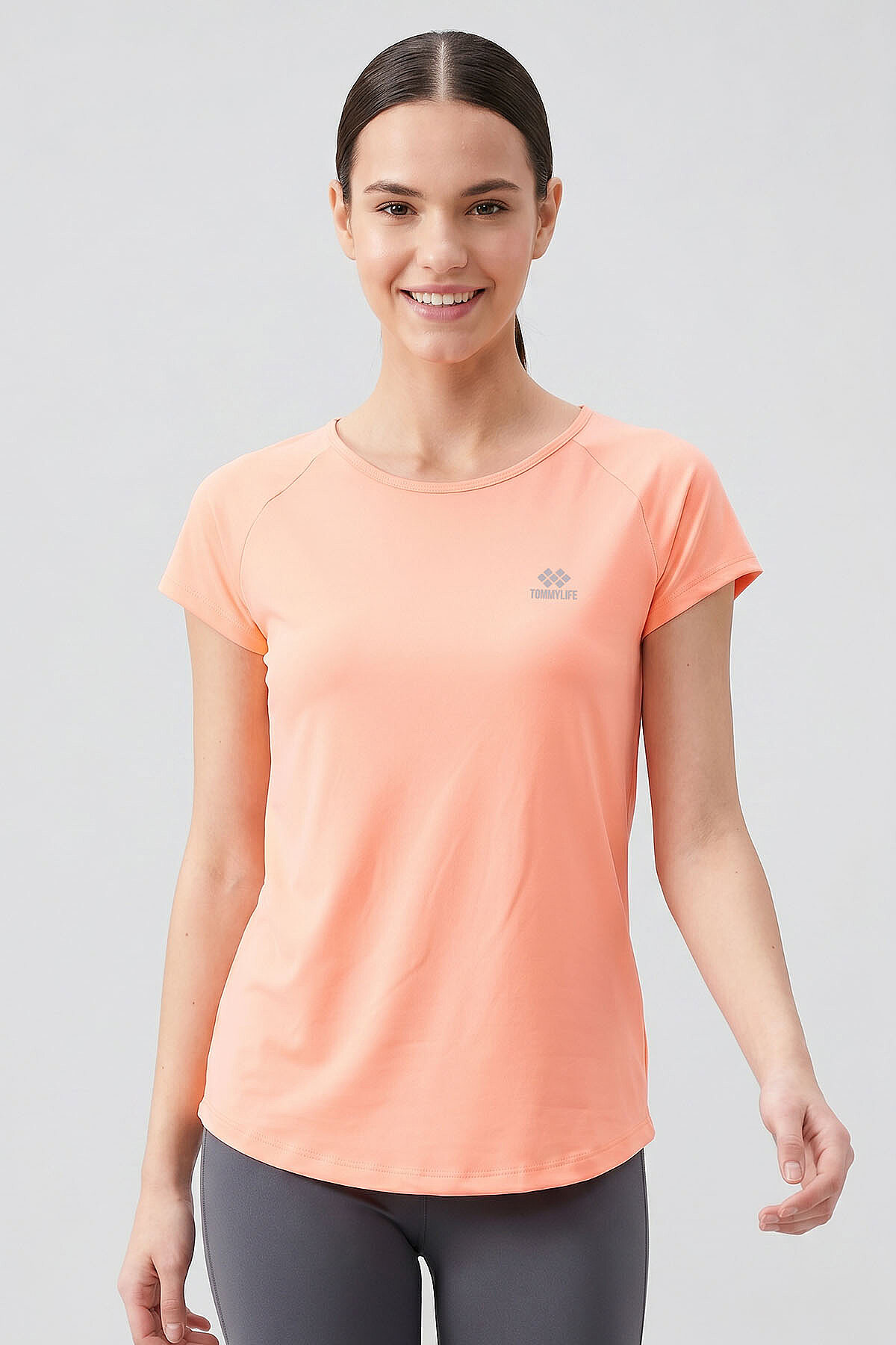 Mercan Sırt Pencereli Kısa Kol Standart Kalıp O Yaka Kadın T-Shirt - 97101 - TOMMYLIFE